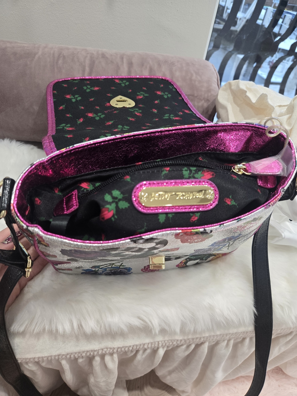 Betsey Johnson Pink Floral Rotary Phone Crossbody Bag - Picture 3 of 6